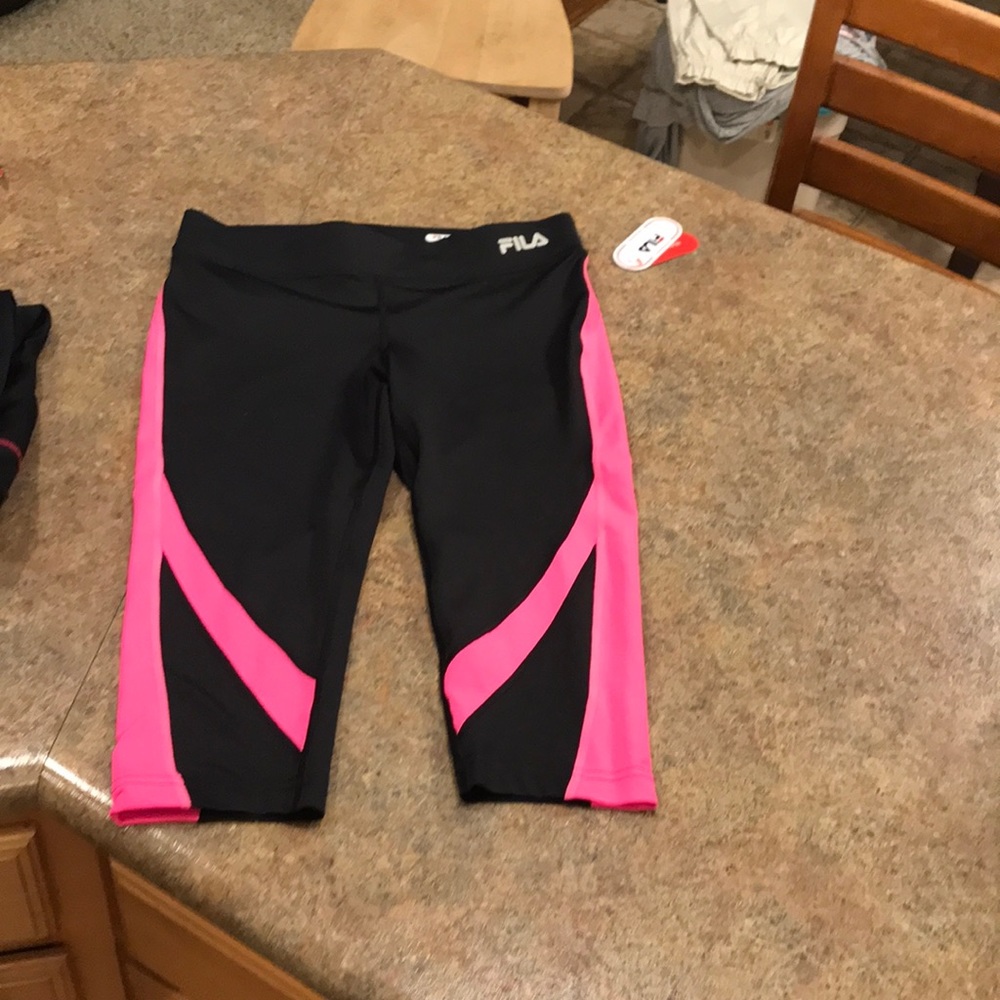 Fila Workout capris fitted, hot pink and black